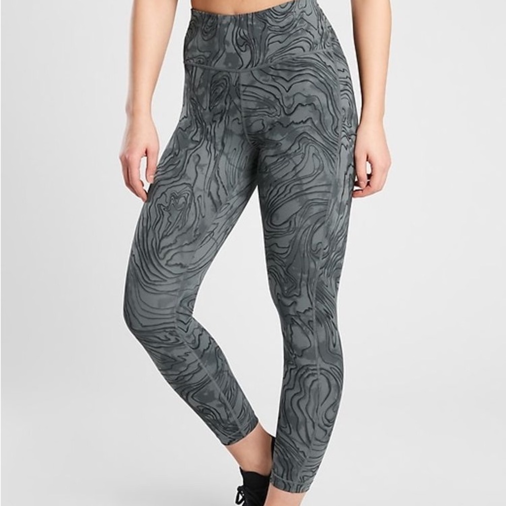 Athleta Ultimate Stash Pocket 7/8 Tight